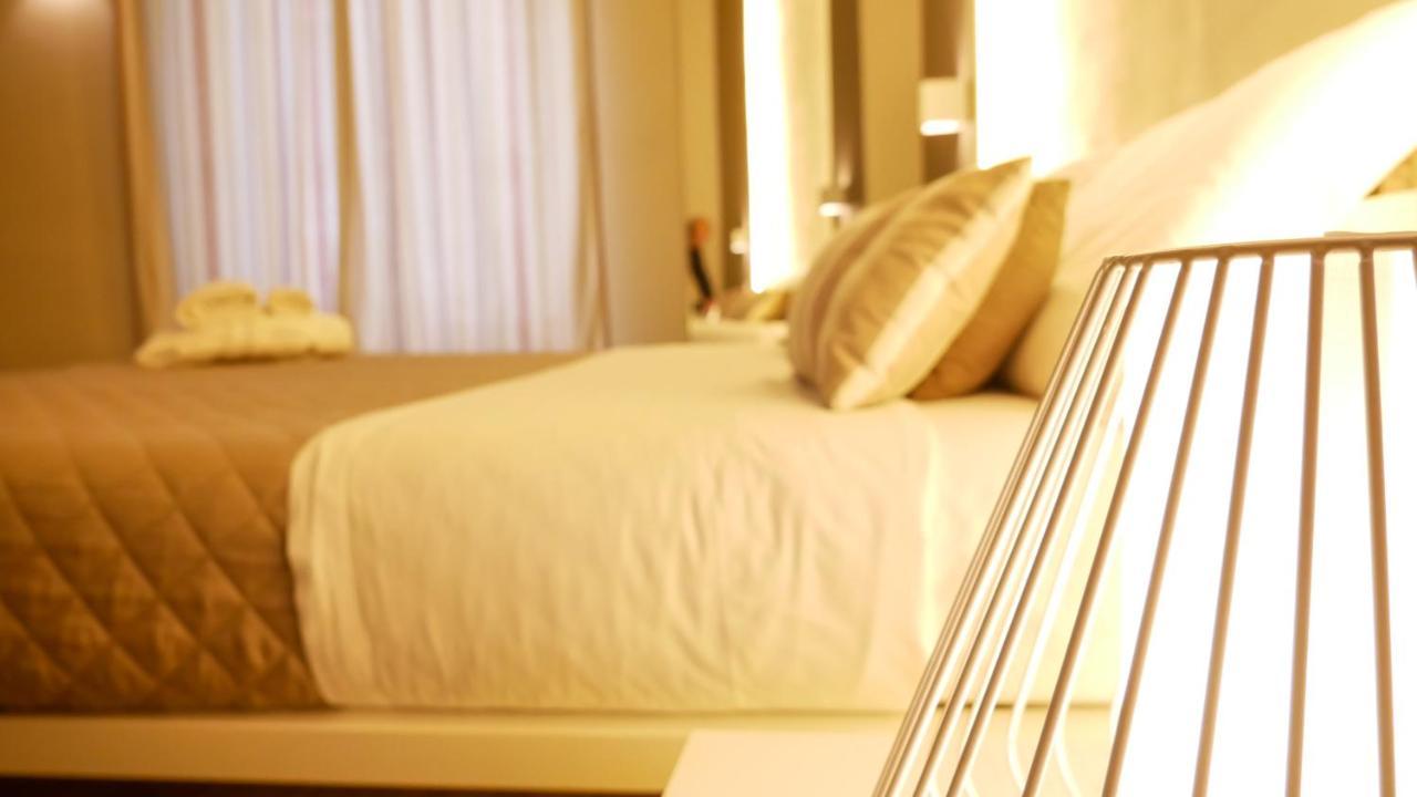 La Banchina Holiday Rooms Trani Exterior photo